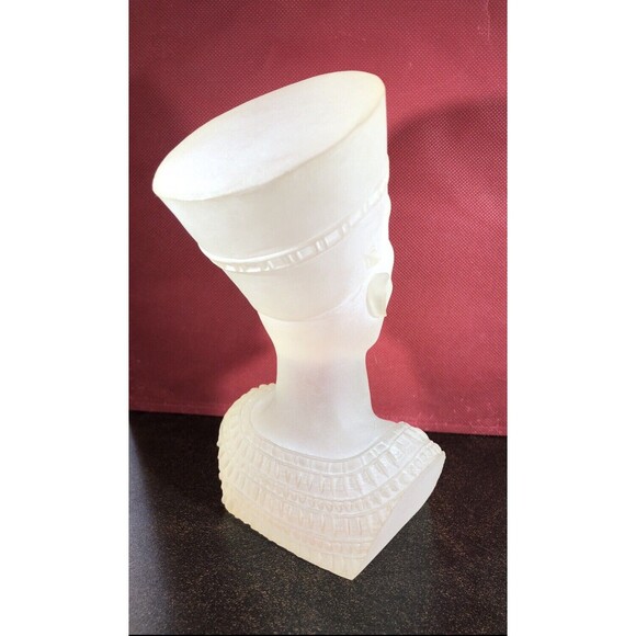 Queen Nefertiti Acrylic Resin Bust Egyptian Sculpture Replica Egyptian Art Decor - Picture 10 of 16
